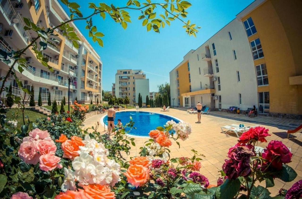 Fort Noks - Menada Apartments Sveti Vlas Dış mekan fotoğraf