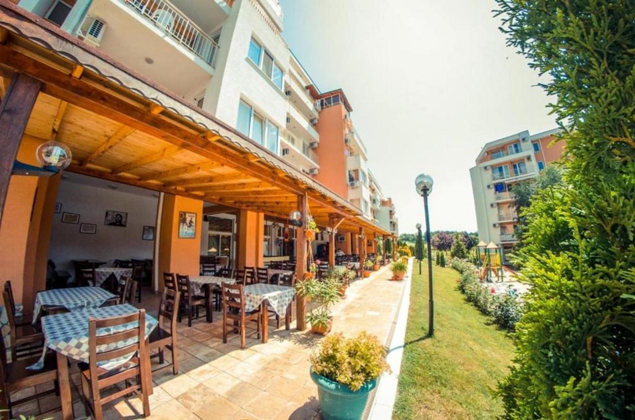 Fort Noks - Menada Apartments Sveti Vlas Dış mekan fotoğraf
