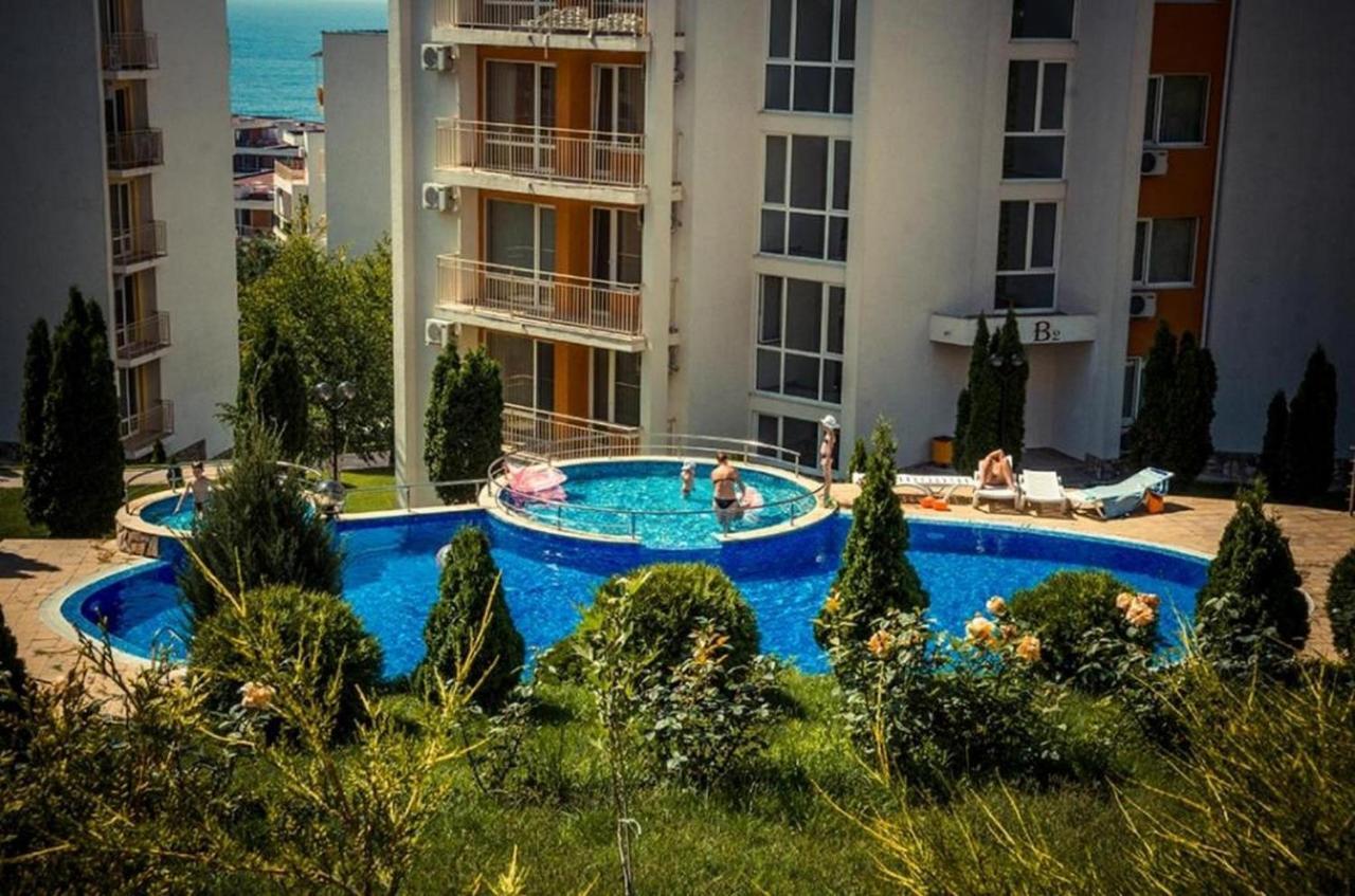 Fort Noks - Menada Apartments Sveti Vlas Dış mekan fotoğraf