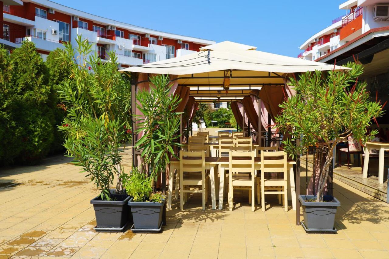 Fort Noks - Menada Apartments Sveti Vlas Dış mekan fotoğraf